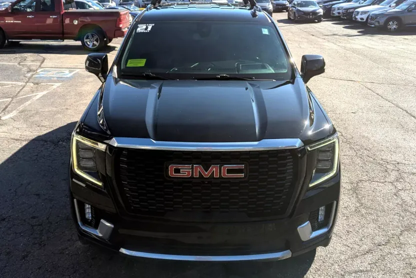2021 Gmc Yukon XL Denali photo 1