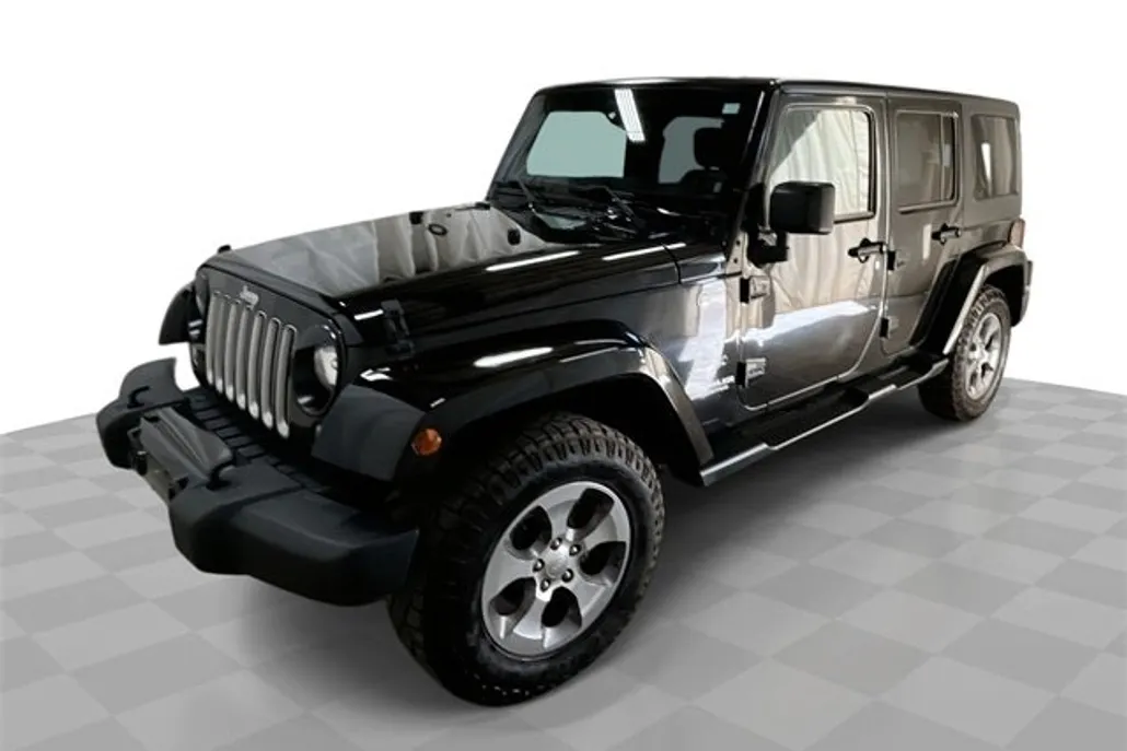 2016 Jeep Wrangler Unlimited Sahara photo 1
