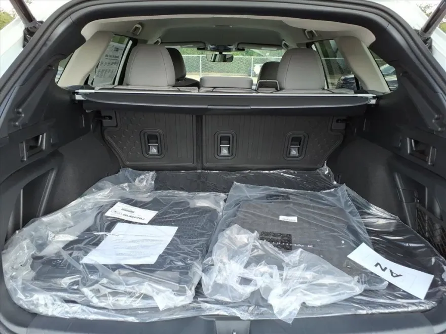 2025 Subaru Outback Premium photo 1