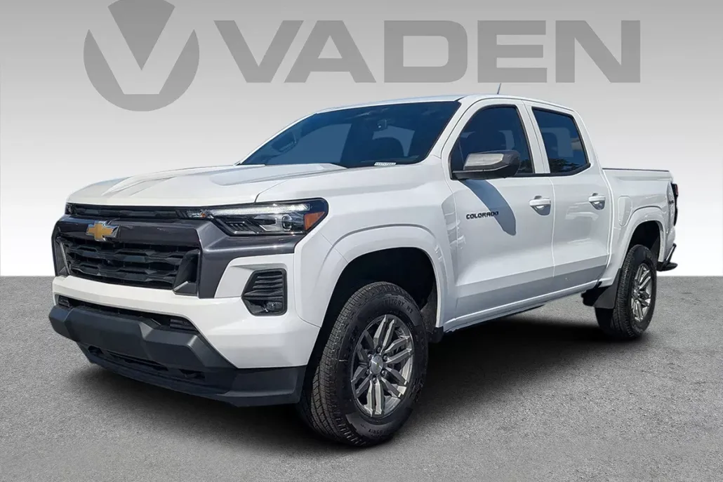 2025 Chevrolet Colorado Work Truck LT photo 1