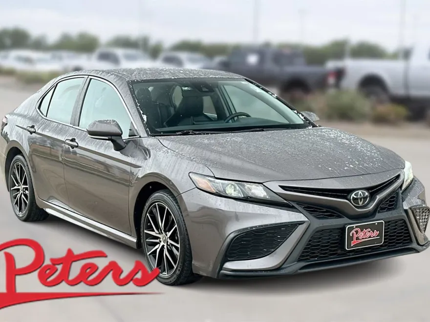 2022 Toyota Camry SE photo 1