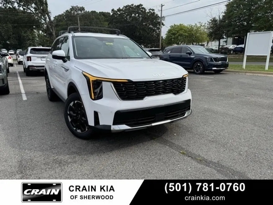 2025 Kia Sorento S photo 1