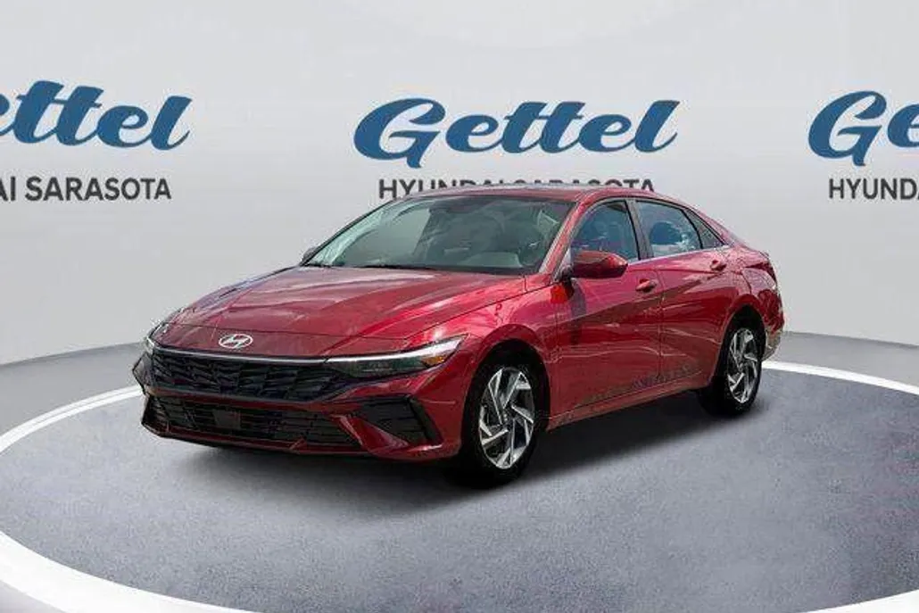 2025 Hyundai Elantra SEL Convenience photo 1
