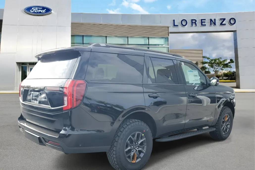 2025 Ford Expedition photo 1