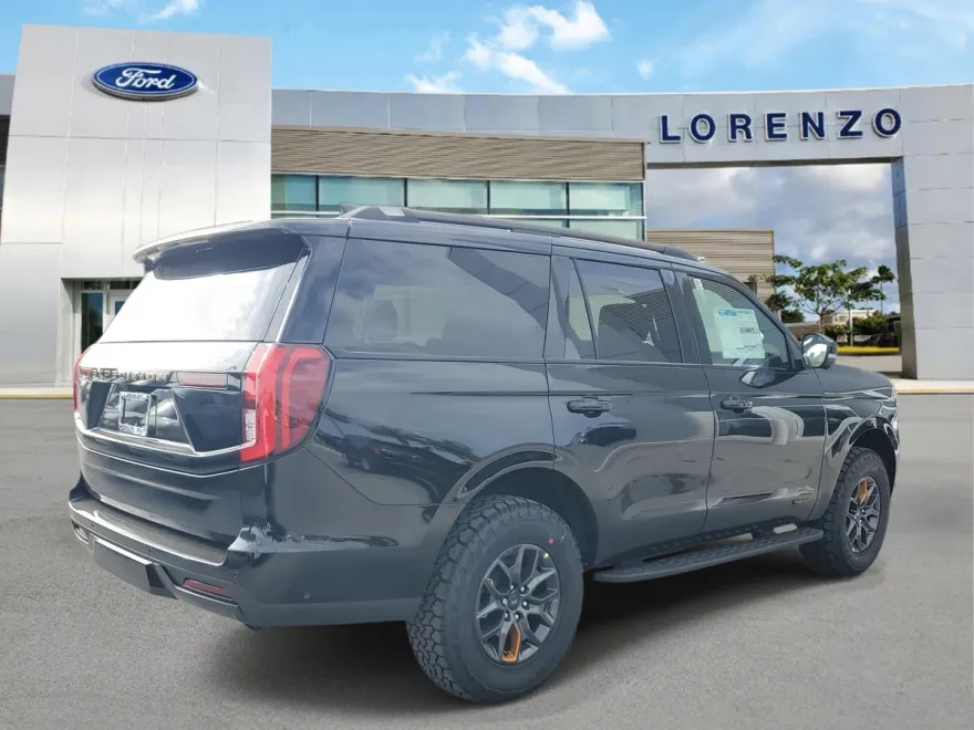 2025 Ford Expedition photo 1