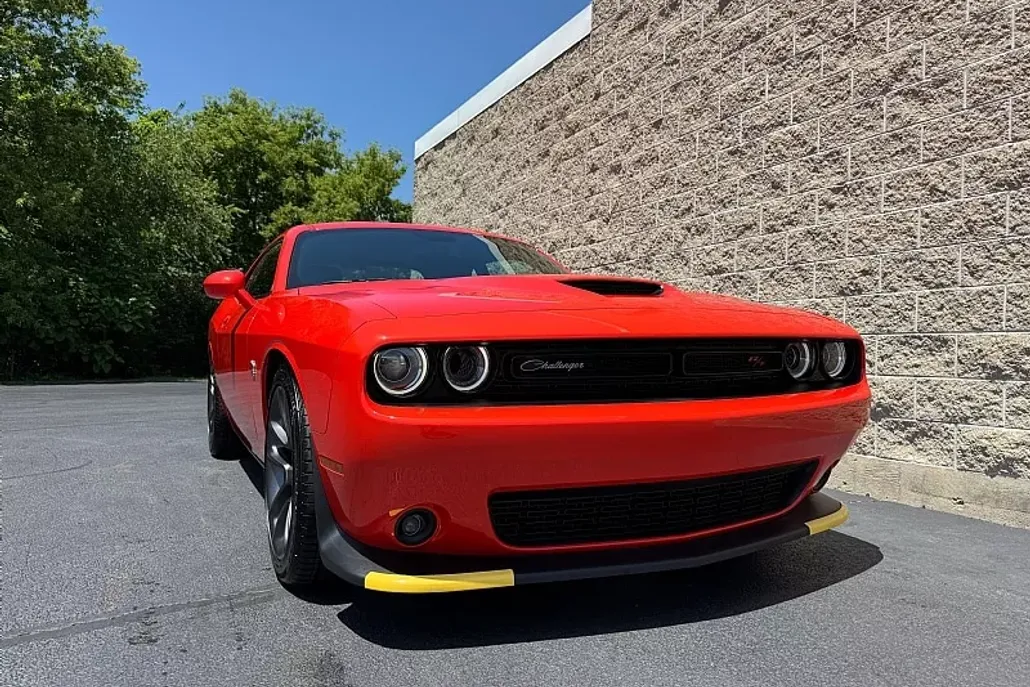 2023 Dodge Challenger R/T Scat Pack photo 1