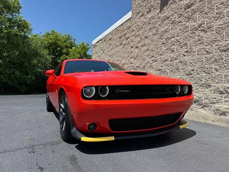 2023 Dodge Challenger R/T Scat Pack photo 1