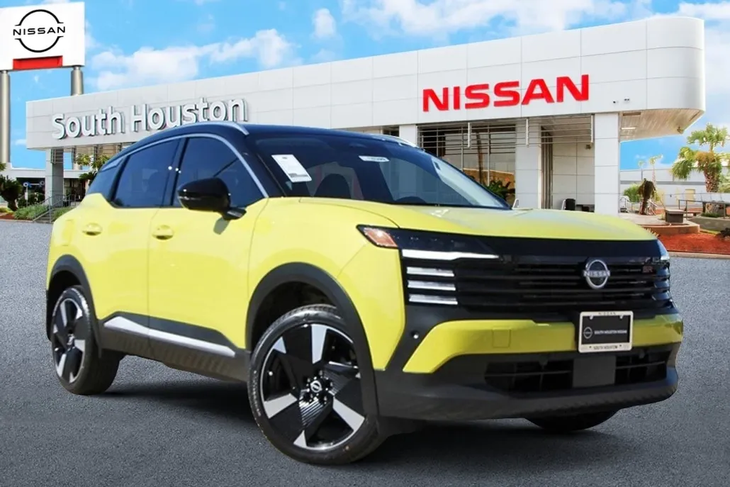 2025 Nissan Kicks SR photo 1