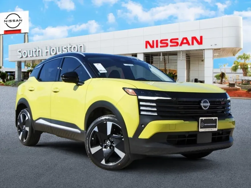 2025 Nissan Kicks SR photo 1