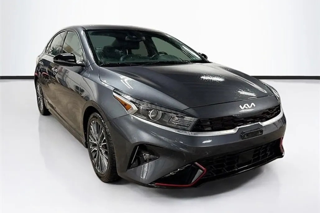 2023 Kia Forte GT-Line photo 1