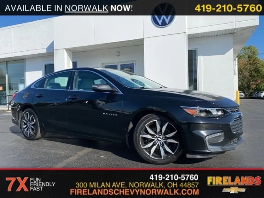 2017 Chevrolet Malibu 1LT photo 1