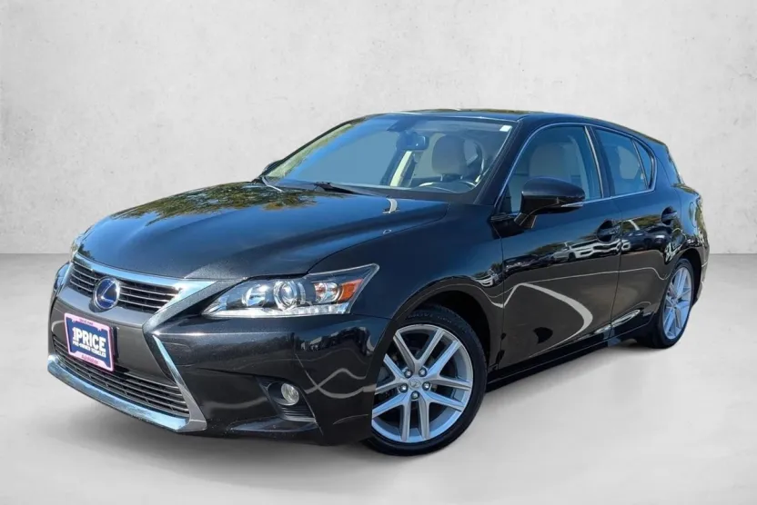 2017 Lexus CT 200h photo 1