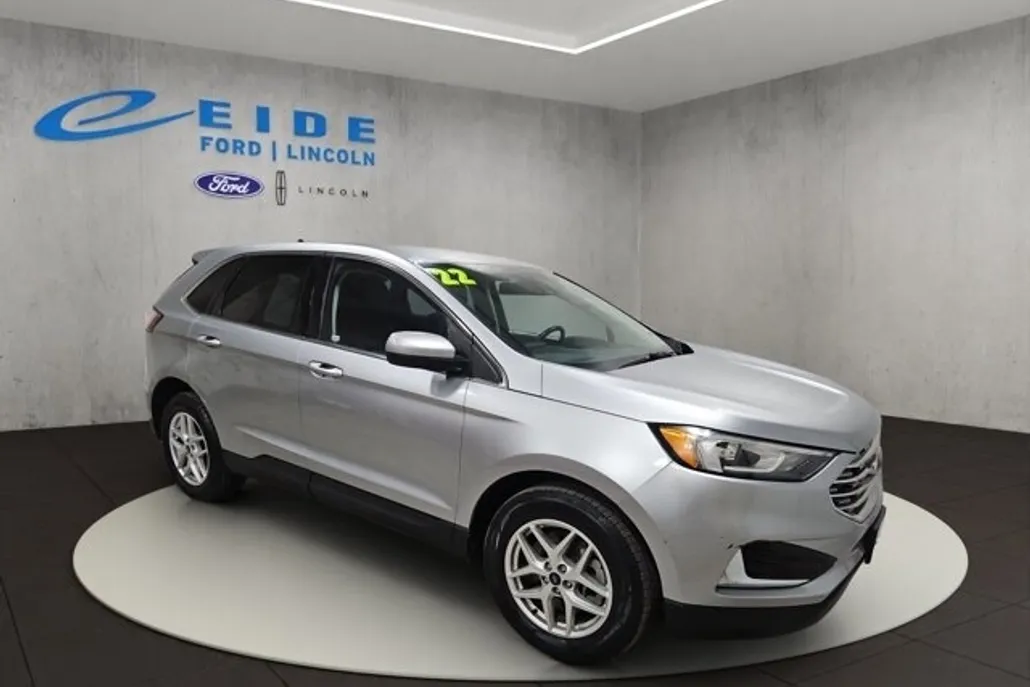 2022 Ford Edge SEL photo 1