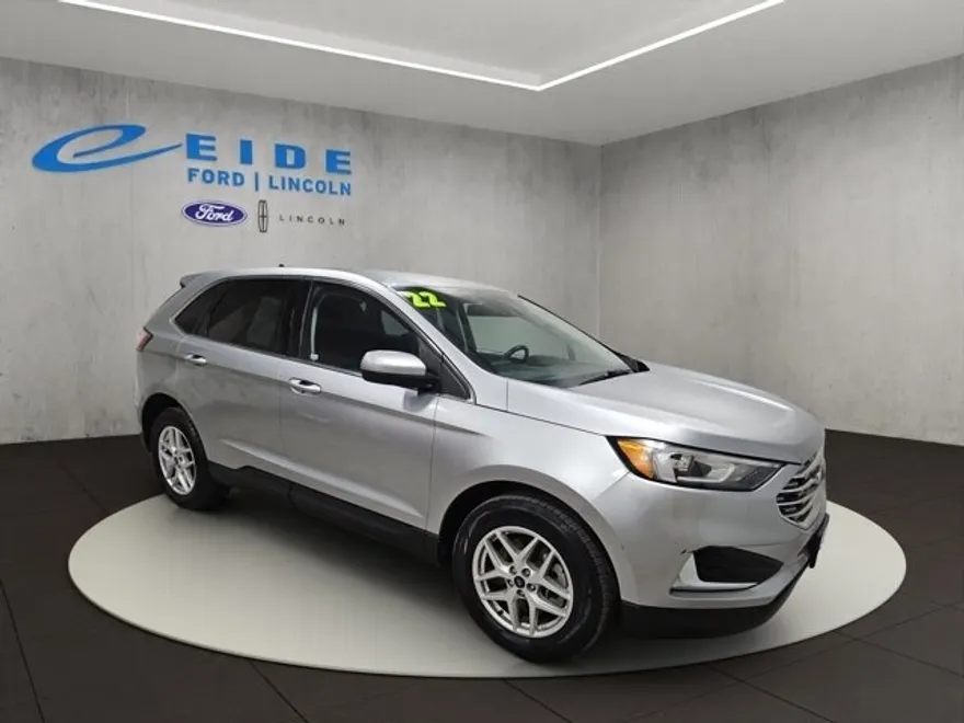 2022 Ford Edge SEL photo 1