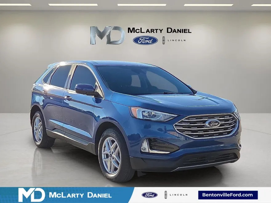 2022 Ford Edge SEL photo 1