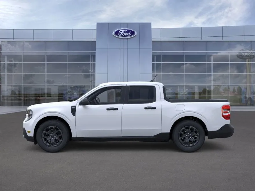 2025 Ford Maverick XLT photo 1