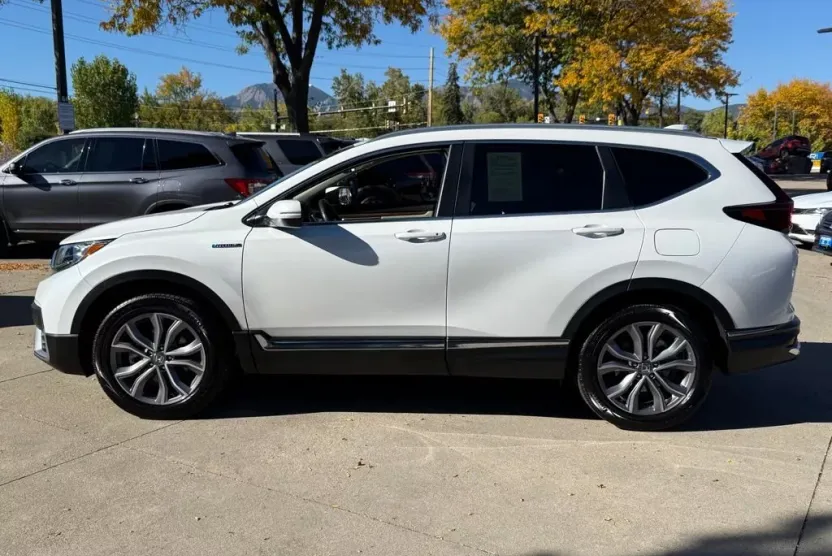 2020 Honda CR-V Hybrid Touring photo 1