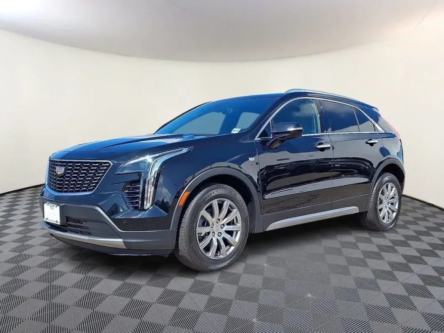 2022 Cadillac XT4 Premium Luxury photo 1
