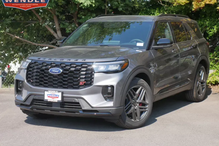 2025 Ford Explorer ST photo 1