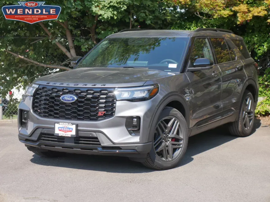 2025 Ford Explorer ST photo 1