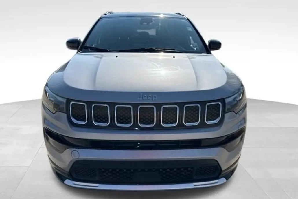 2023 Jeep Compass Limited photo 1
