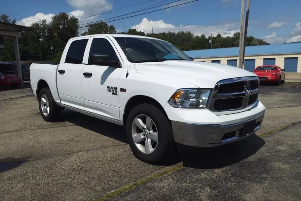 2022 Ram 1500 Classic SLT photo 1