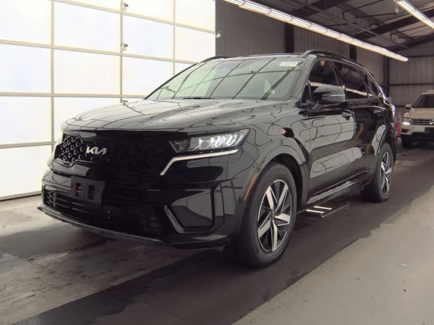 2023 Kia Sorento S photo 1