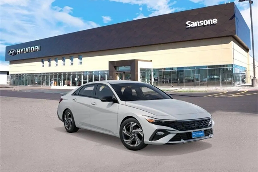 2025 Hyundai Elantra SEL Sport photo 1