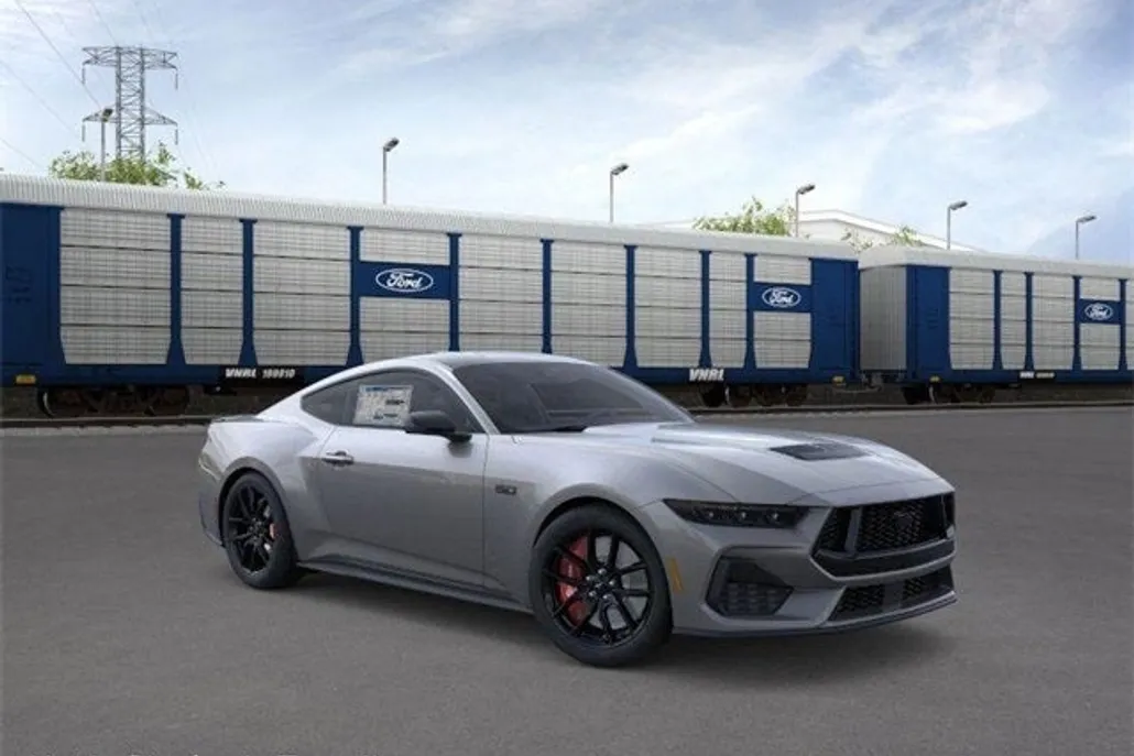 2025 Ford Mustang GT photo 1