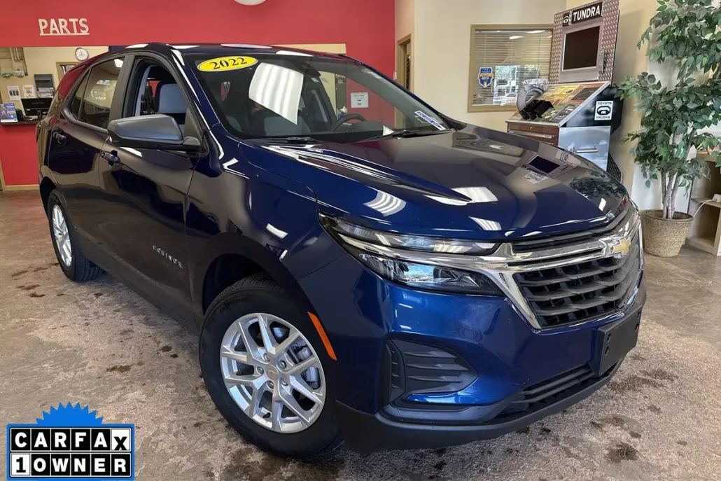 2022 Chevrolet Equinox LS photo 1