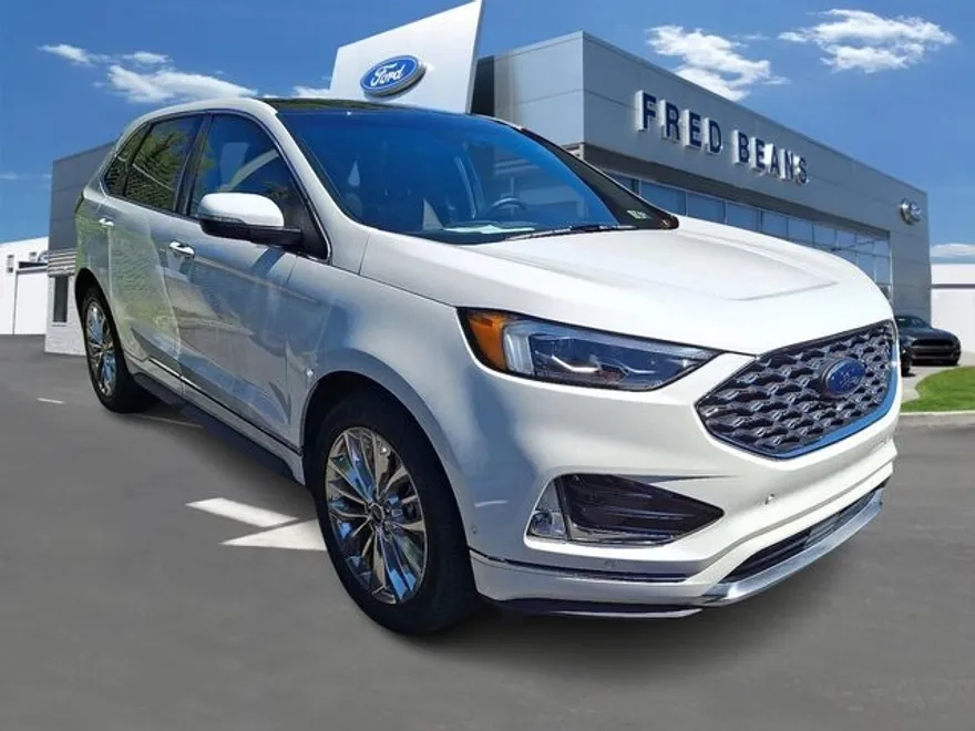 2020 Ford Edge Titanium photo 1