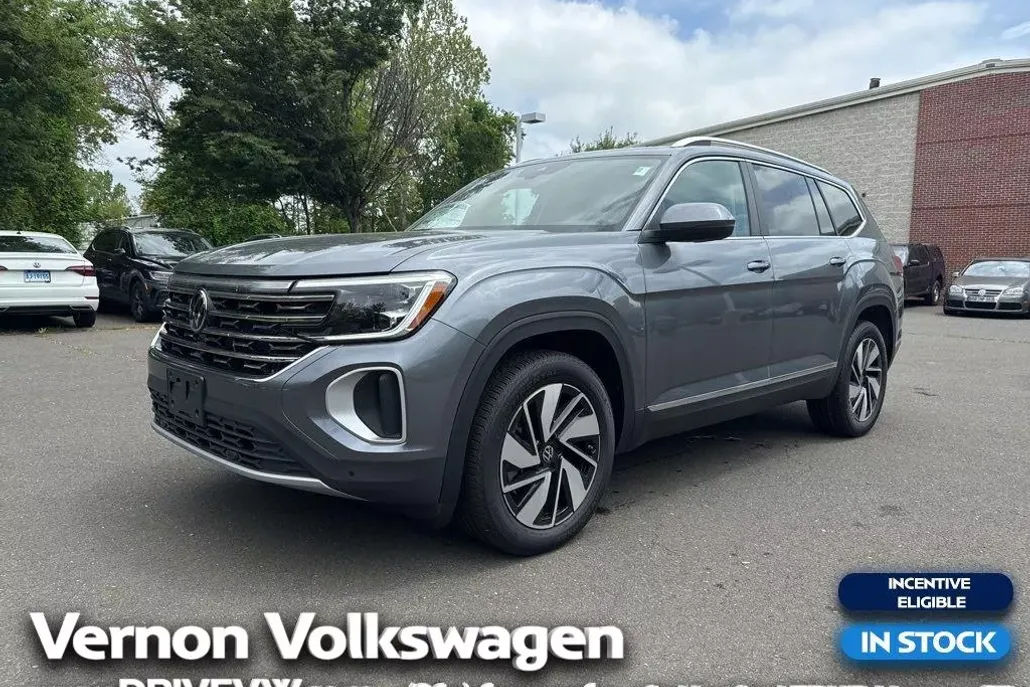 2025 Volkswagen Atlas SEL photo 1