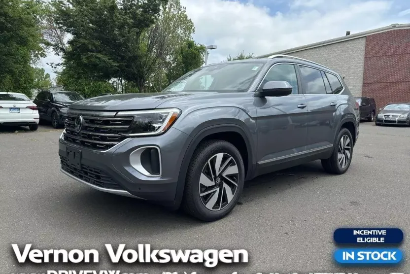 2025 Volkswagen Atlas SEL photo 1