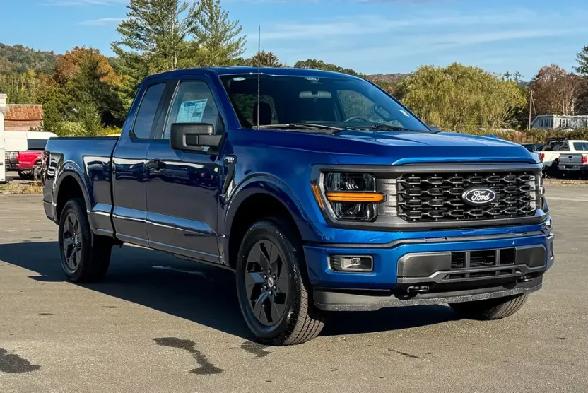 2025 Ford F-150 STX photo 1