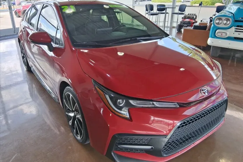2021 Toyota Corolla SE photo 1