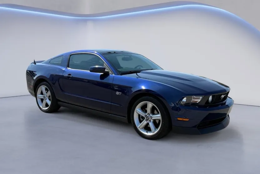 2010 Ford Mustang GT photo 1