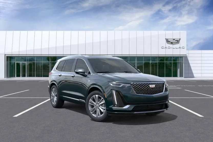 2025 Cadillac XT4 Premium Luxury photo 1