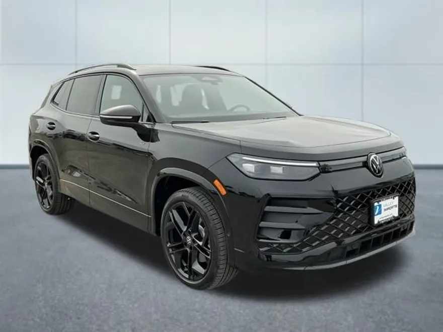 2025 Volkswagen Tiguan SE R-Line Black photo 1