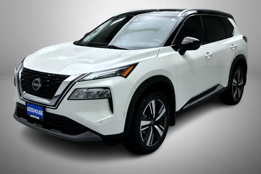 2023 Nissan Rogue SL photo 1