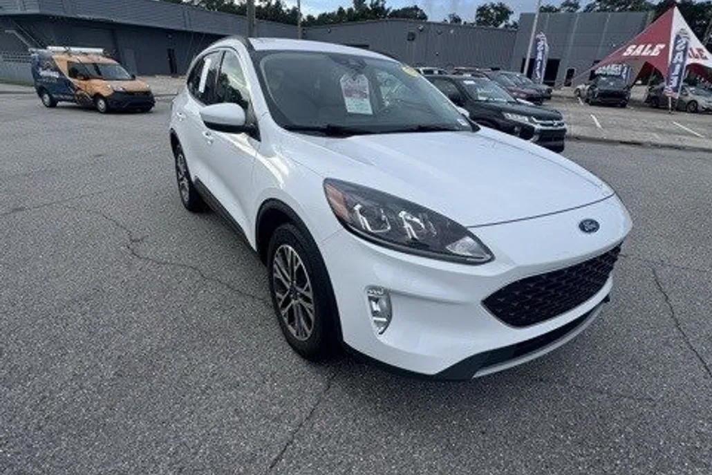 2020 Ford Escape SE photo 1