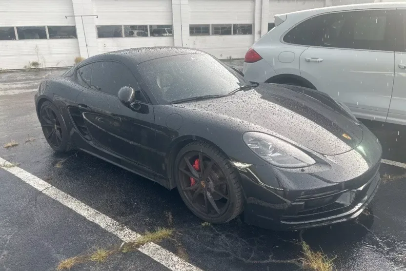 2018 Porsche Cayman S photo 1
