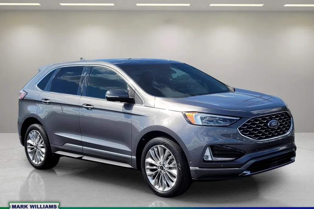 2021 Ford Edge Titanium photo 1
