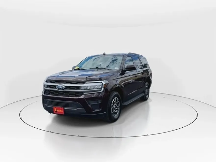 2024 Ford Expedition XLT photo 3