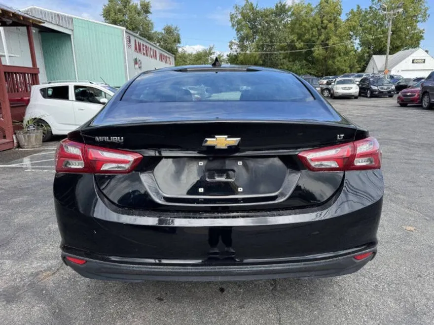 2021 Chevrolet Malibu 1LT photo 1