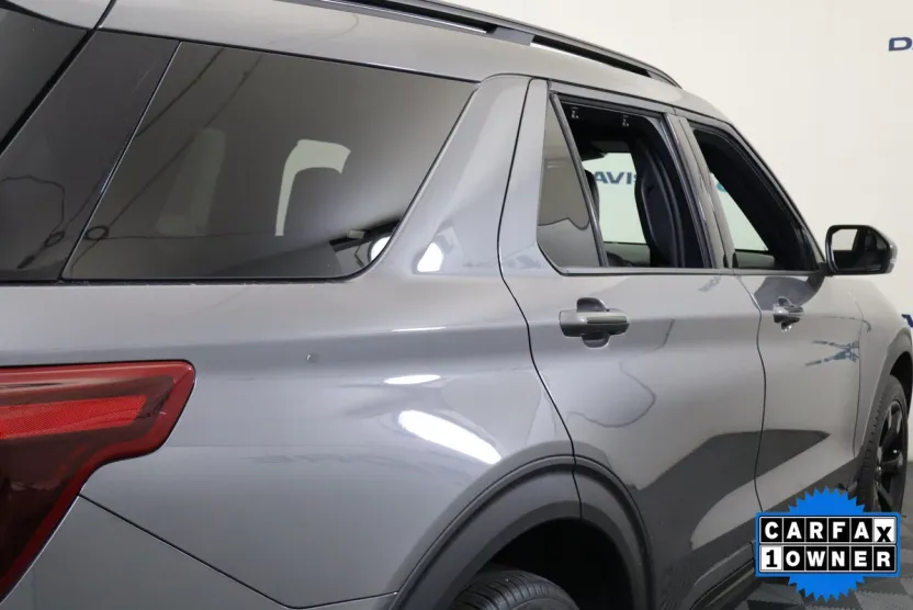 2024 Ford Explorer ST photo 1
