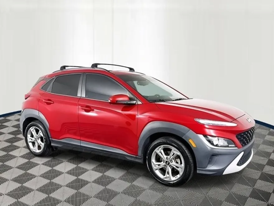 2022 Hyundai Kona SEL photo 1