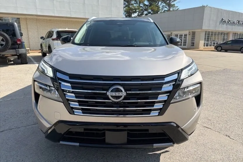 2026 Nissan Rogue Platinum photo 1