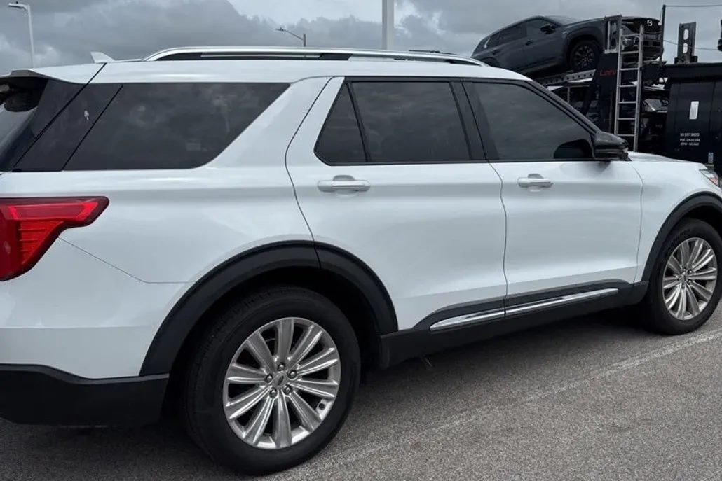 2020 Ford Explorer Limited photo 1