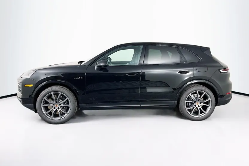 2026 Porsche Cayenne E-Hybrid photo 1