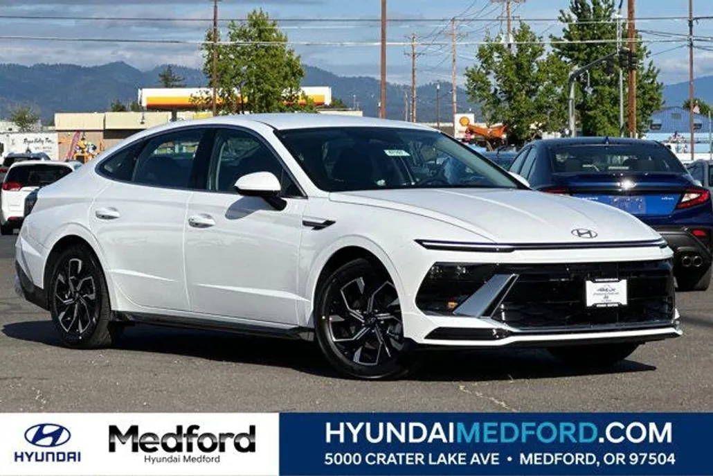 2025 Hyundai Sonata SEL photo 1